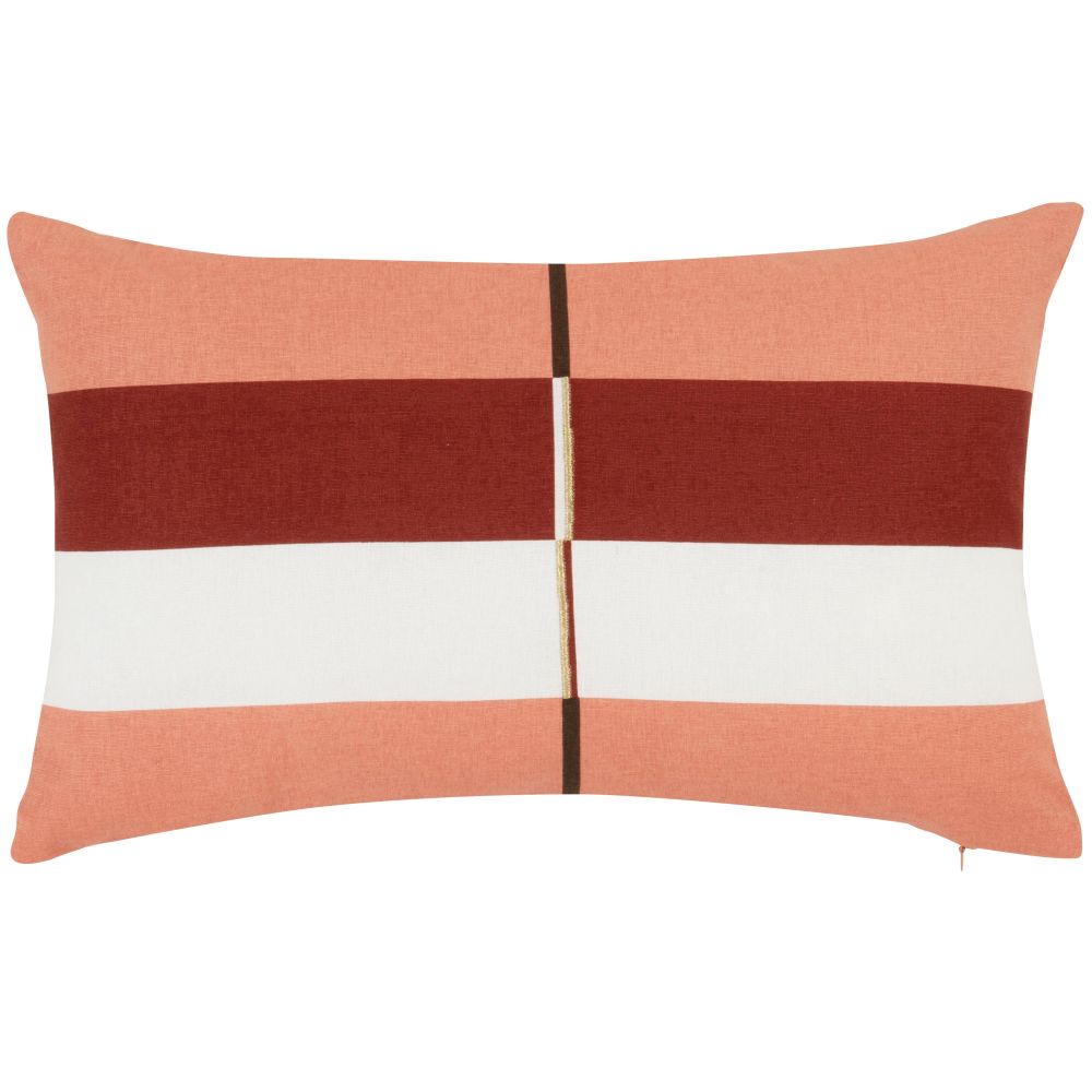 Housse de coussin en coton imprimé et broderie rose, écrus et rouges 30x50 Housse de coussin en coton imprimé et broderie rose, écrus et rouges 30x50