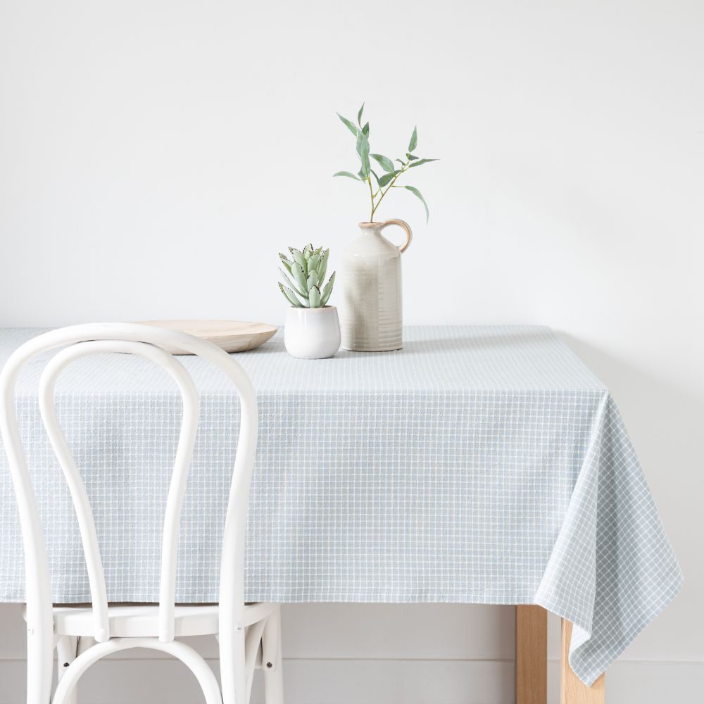 Nappe en coton bio motifs carreaux 150x150