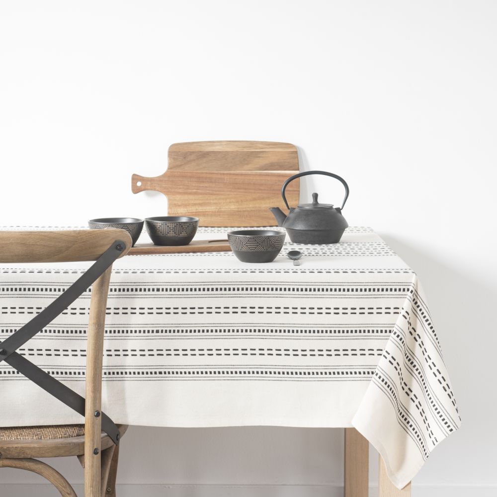 Nappe en coton bio noir et blanc à motifs 140x210