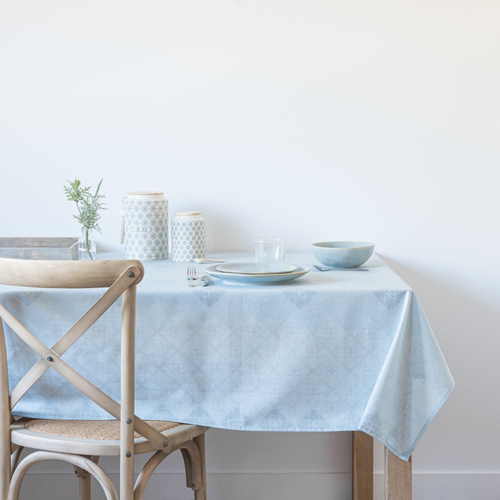 Nappe en coton bleu clair motifs écrus et bleu foncé150x250 Nappe en coton bleu clair motifs écrus et bleu foncé150x250