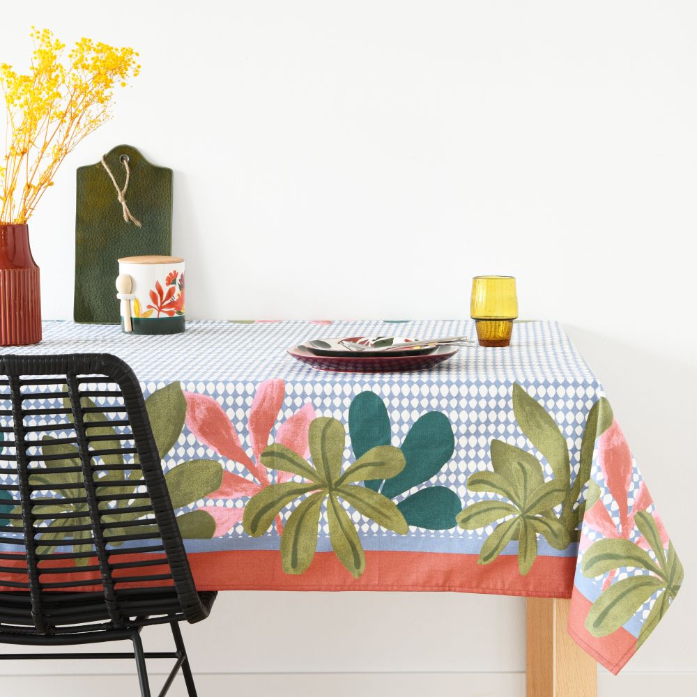 Nappe en coton enduit, à carreaux bleus et imprimé feuilles 150x250 Nappe en coton enduit, à carreaux bleus et imprimé feuilles 150x250