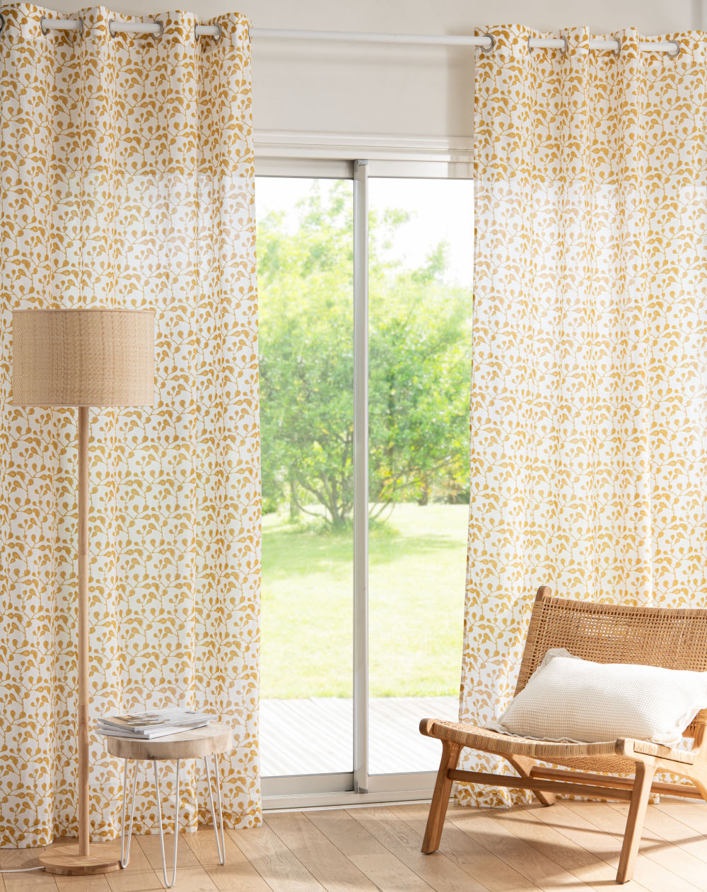 Rideau à œillets en coton blanc motif floral jaune à l'unité 140x250
