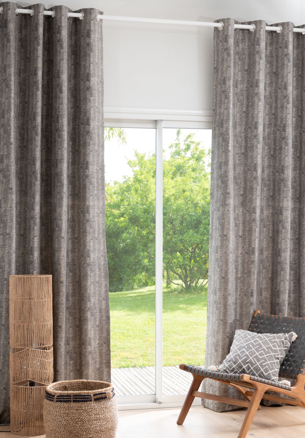Rideau à œillets tissé jacquard gris et beige à l'unité 133x300 Rideau à œillets tissé jacquard gris et beige à l'unité 133x300