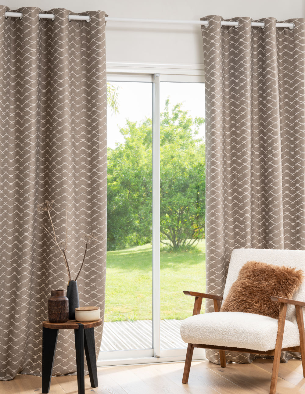 Rideau jacquard à œillets taupe et écru à l'unité 140x250 Rideau jacquard à œillets taupe et écru à l'unité 140x250