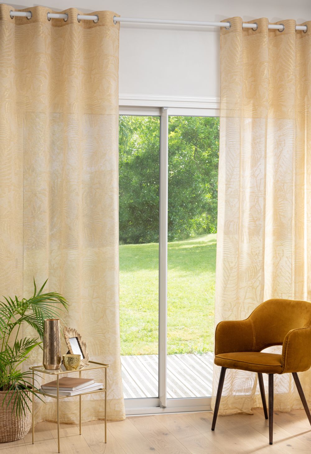 Rideau voilage à œillets tissé jacquard jaune motifs tropicaux dorés à l'unité 140x270 Rideau voilage à œillets tissé jacquard jaune motifs tropicaux dorés à l'unité 140x270