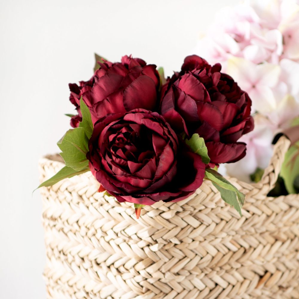 Roses rouges artificielles (photo) Roses rouges artificielles