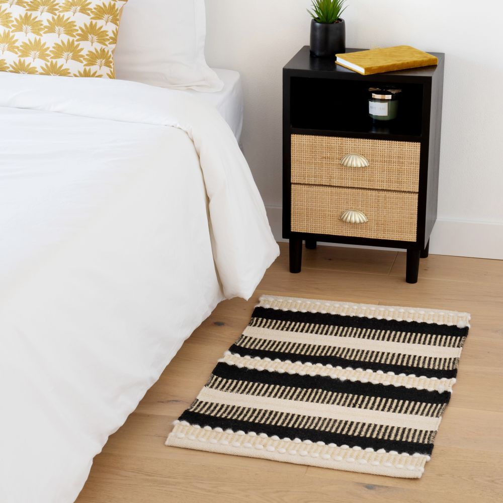 Tapis tissé en coton beige, noir et doré 50x80 Tapis tissé en coton beige, noir et doré 50x80