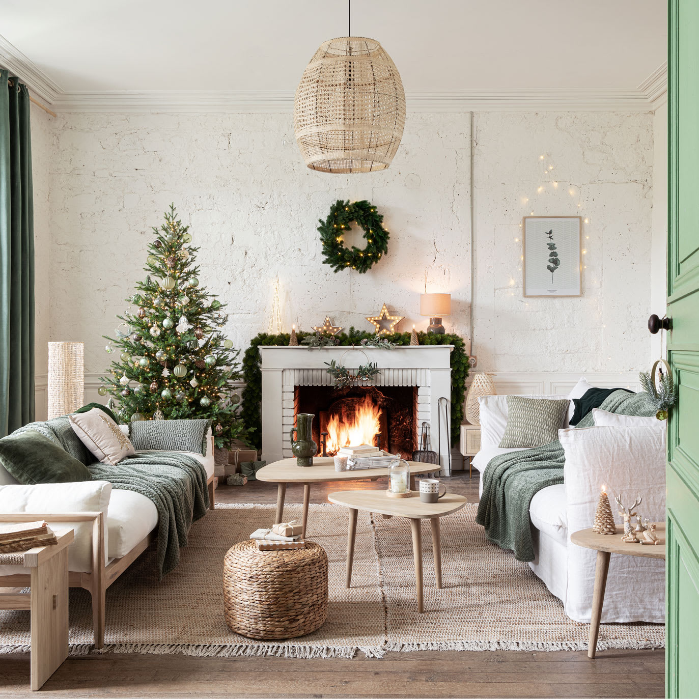 Wie sie Ihr Wohnzimmer weihnachtlich schmücken: Holen Sie sich alle  Anregungen, die Sie brauchen | Maisons du Monde