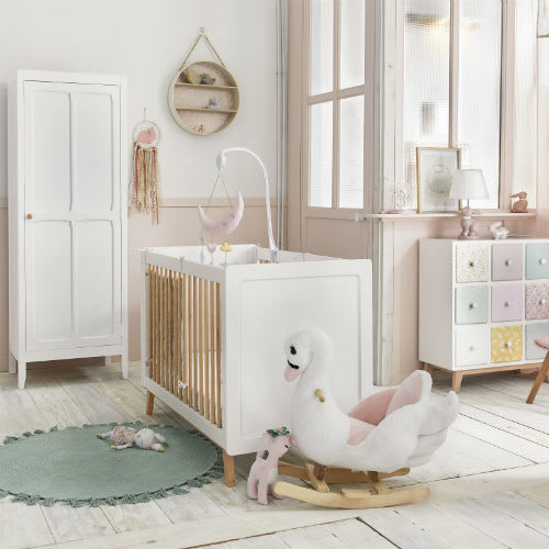 Les 5 Essentiels Pour Une Chambre De Bebe Maisons Du Monde