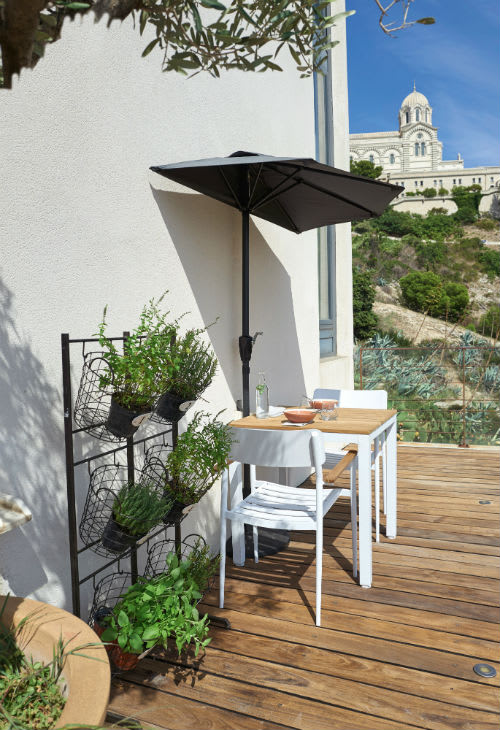 Meubles de jardin en bois pour votre balcon