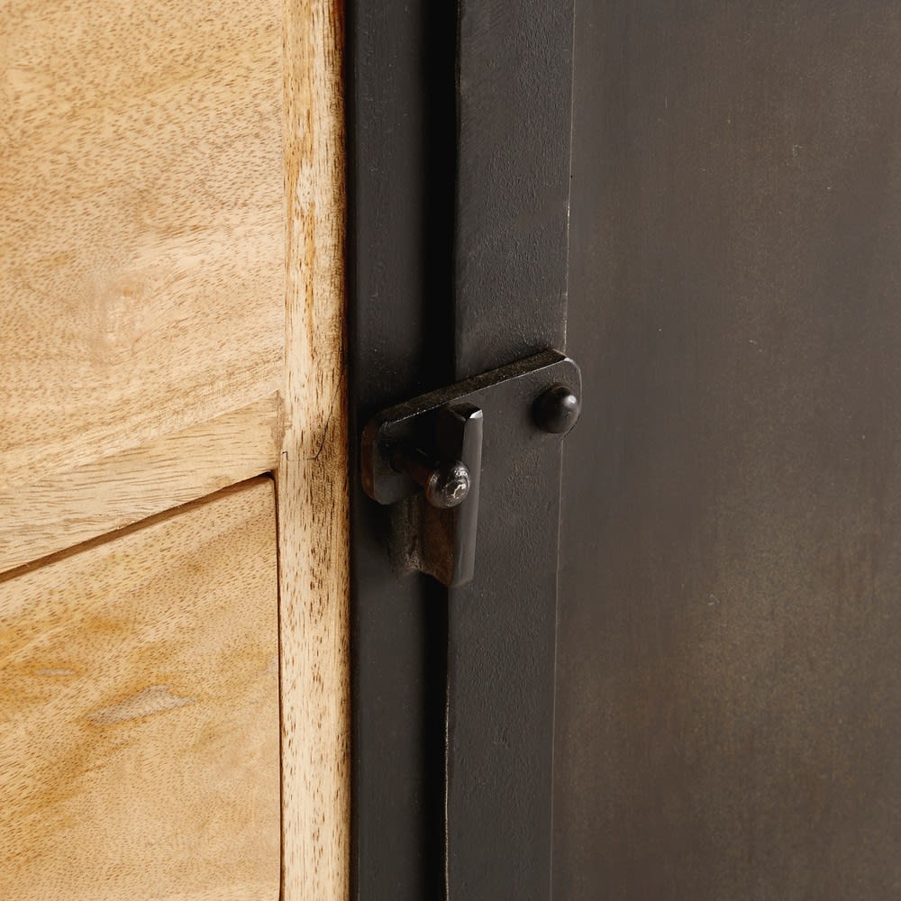 Aparador con 3 puertas y 5 cajones de metal negro y mango macizo