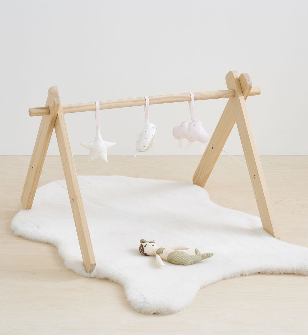 Jouets D Eveil Bebe A Suspendre Rose Dore Et Blanc X3 Bird Song Maisons Du Monde