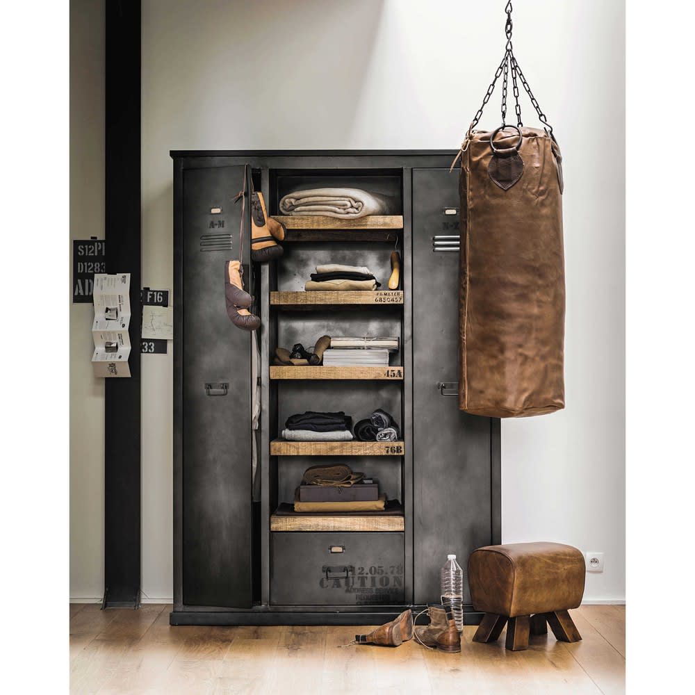 Kleiderschrank im IndustrialStil aus Metall und Mangoholz massiv