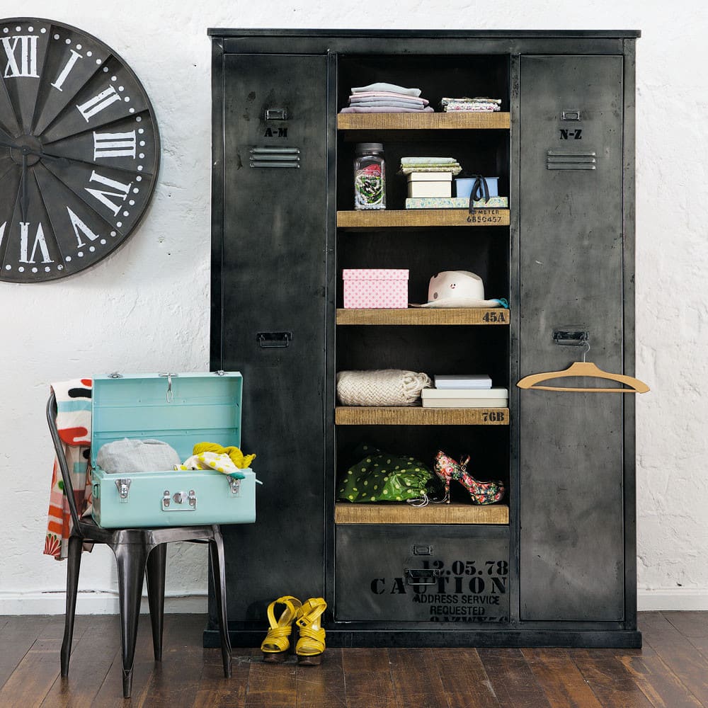 Kleiderschrank im IndustrialStil aus Metall und Mangoholz massiv