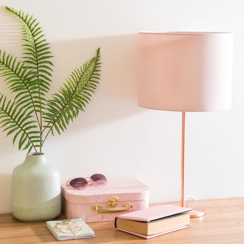 Koperkleurige metalen lamp met roze lampenkap Queens Maisons du Monde