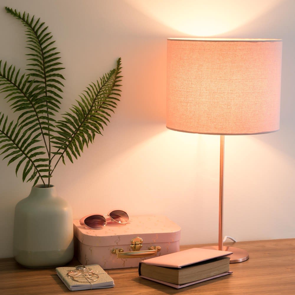 Koperkleurige metalen lamp met roze lampenkap Queens Maisons du Monde