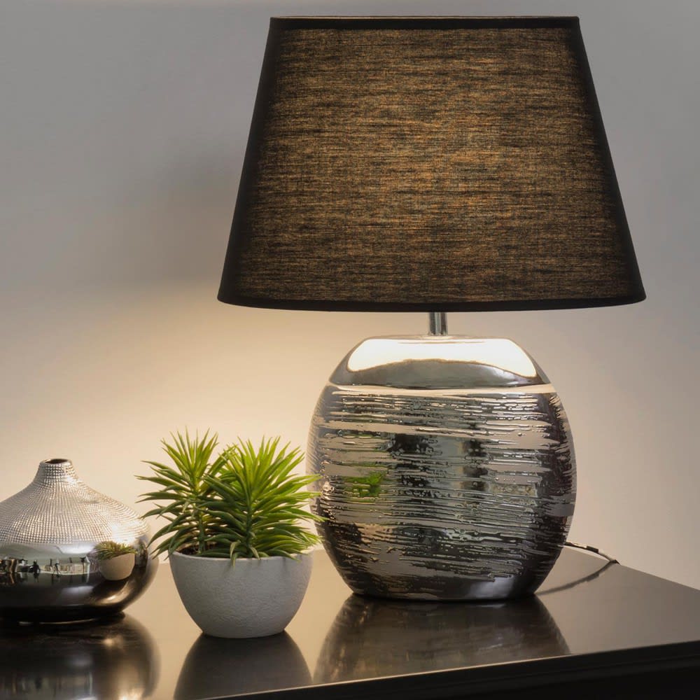 Lampe en céramique argentée abat-jour noir Saturne | Maisons du Monde