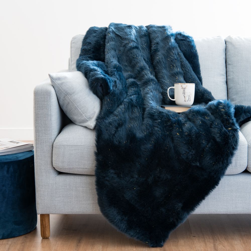 Midnight Blue Faux Fur Throw 150x180 Maoke | Maisons du Monde