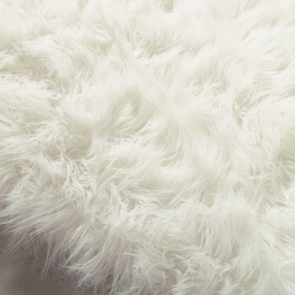 faux fur rug in white 80 x 200cm Oumka Maisons du Monde