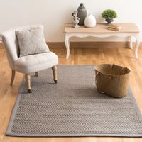Alfombra trenzada de sisal gris 140 x 200 cm BASTIDE Alfombra trenzada de sisal gris 140 x 200 cm BASTIDE