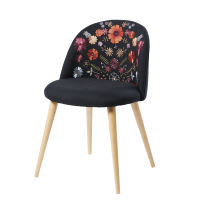 Chaise vintage noire brodée et bouleau massif Chaise vintage noire brodée et bouleau massif