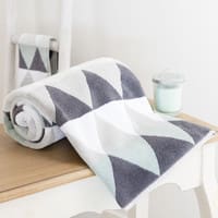 Drap de bain en coton gris 70x140 TRIANGLE Drap de bain en coton gris 70x140 TRIANGLE