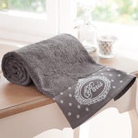 Grijze katoenen PARIS badhanddoek 70 x 140 cm Grijze katoenen PARIS badhanddoek 70 x 140 cm