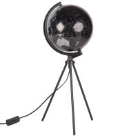 Lampada su treppiede in metallo nero e mappamondo planisfero Lampada su treppiede in metallo nero e mappamondo planisfero