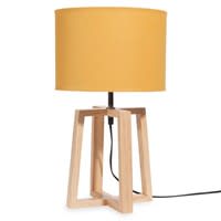 Lampe aus Kautschukholz mit senfgelbem Lampenschirm Lampe aus Kautschukholz mit senfgelbem Lampenschirm
