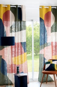 Rideau en polyester et coton texturé imprimé motif graphique à œillets bleu marine, rose, jaune moutarde et vert kaki 140x250