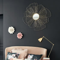 Spiegel Blume mit goldfarbenem Metalldraht-Rahmen 110x107 Spiegel Blume mit goldfarbenem Metalldraht-Rahmen 110x107