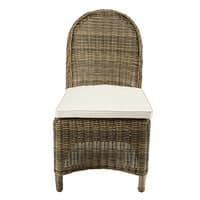 Wicker tuinstoel met ecrukleurig kussen Wicker tuinstoel met ecrukleurig kussen