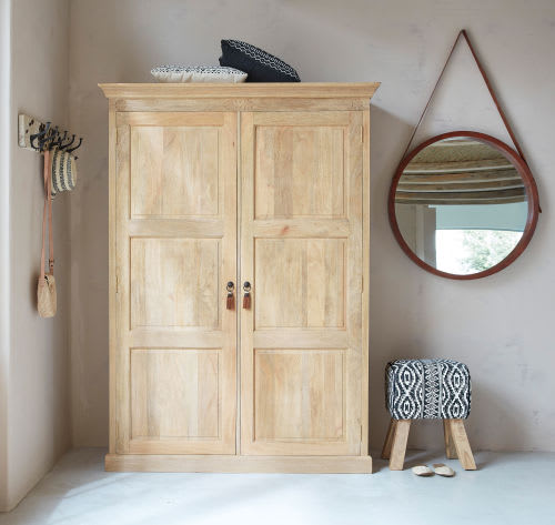 2-türiger Kleiderschrank aus massivem Mangoholz Cherokees | Maisons du