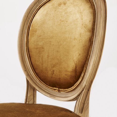 Chaise médaillon en velours ocre et chêne massif | Maisons du Monde Chaise médaillon en velours ocre et chêne massif | Maisons du Monde