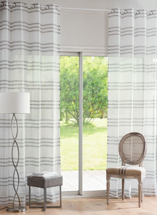 Cortina de ojales blanca con rayas grises - una unidad140x270 Aldeia