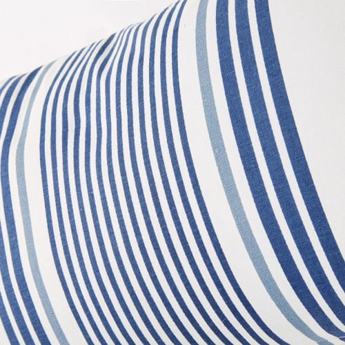 Cuscino da esterno in cotone écru con motivi a righe blu, 30x50 cm Cuscino da esterno in cotone écru con motivi a righe blu, 30x50 cm
