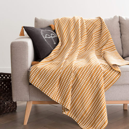 Decke aus gewobener Baumwolle, gelb mit ecrufarbenen Motiven 160x210