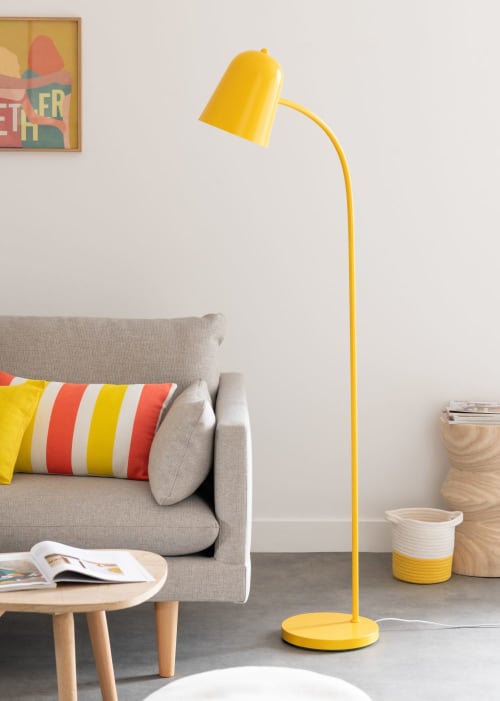 Gele metalen staande lamp H151 | Maisons Monde