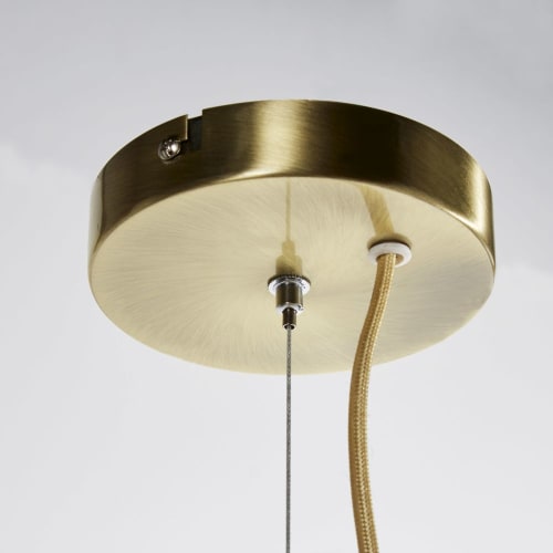 Hängeleuchte aus bernsteinfarben getöntem Glas und goldfarbenem Metall