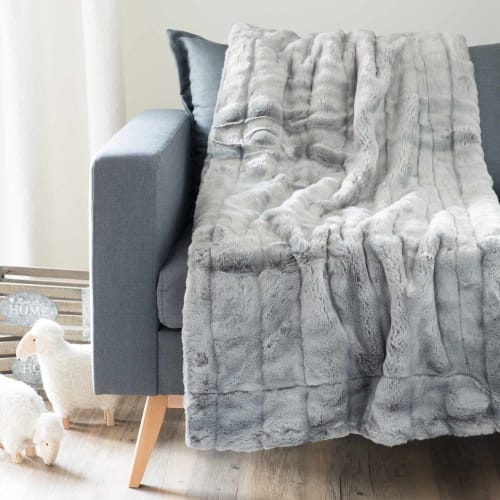 faux fur throw in grey 150 x 180cm Harmony Maisons du Monde