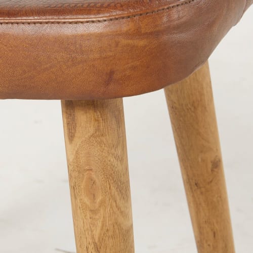 Möbel Hocker und Sitzhocker | Hocker aus braunem Ziegenleder und Eukalyptus - UX85820