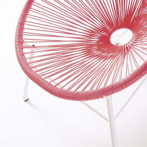 Kindergartensessel aus rosafarbenem Kunstharz und weißem Metall