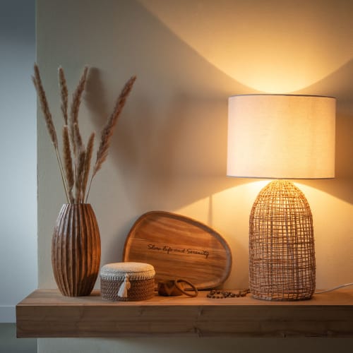 Lamp van gevlochten rotan met ecru lampenkap Royan Maisons du Monde