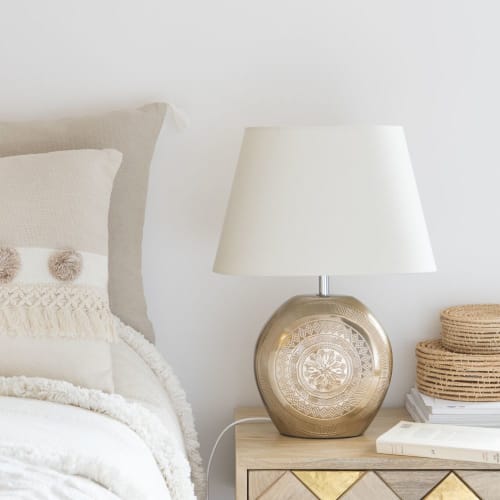 Lampada in ceramica dorata opaca con paralume bianco | Maisons du Monde Lampada in ceramica dorata opaca con paralume bianco | Maisons du Monde
