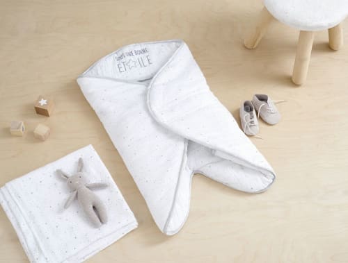 Lange Bebe En Coton Blanc Motifs Etoiles Grises Et Argentees 1x1 Celeste Maisons Du Monde