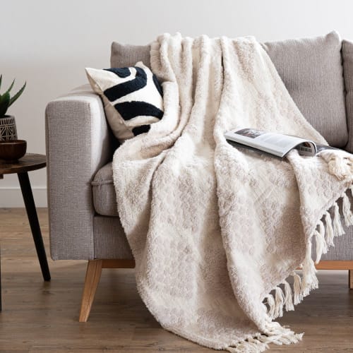 Manta de algodón color crudo con motivos decorativos de Cobija Bebe Puntada Fantasia Hojas y Rombos | Cobijas de