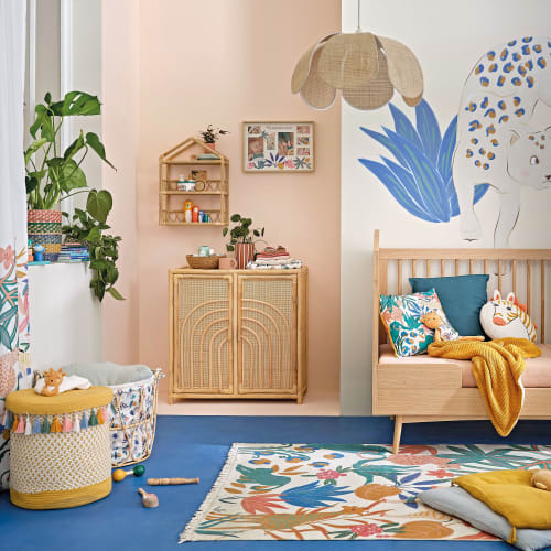 Libreria per bambini a forma di casa rosa e bianca Bucolique