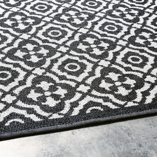 Outdoor Rug With Black And White Graphic Print 160x230 Outdoor Rug With Black And White Graphic Print 160x230