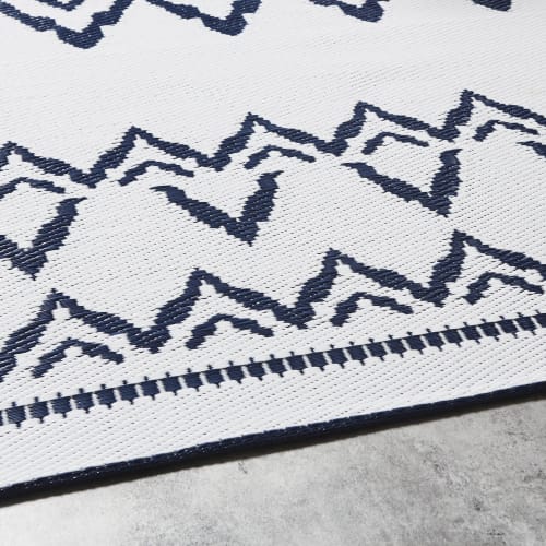 Outdoor Teppich Weiss Mit Blauen Grafikmotiven 150x200 Gara
