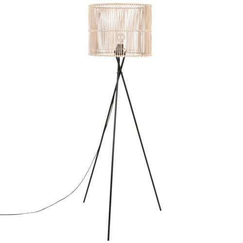 Piantana su treppiede in metallo nero e paralume in rattan, h 137 cm Piantana su treppiede in metallo nero e paralume in rattan, h 137 cm